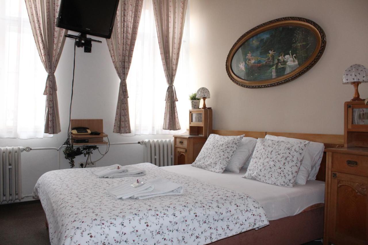 Hotel Excellent Kroměříž Dış mekan fotoğraf