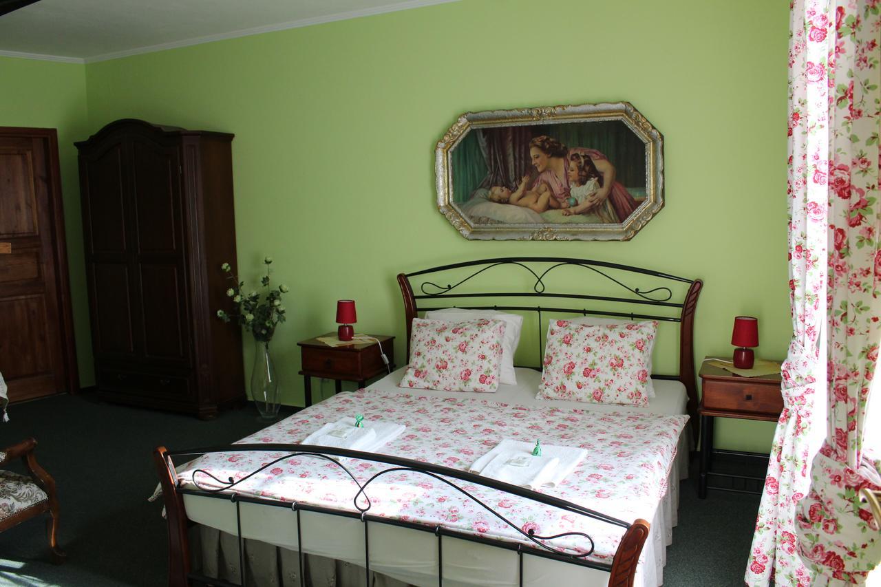 Hotel Excellent Kroměříž Dış mekan fotoğraf