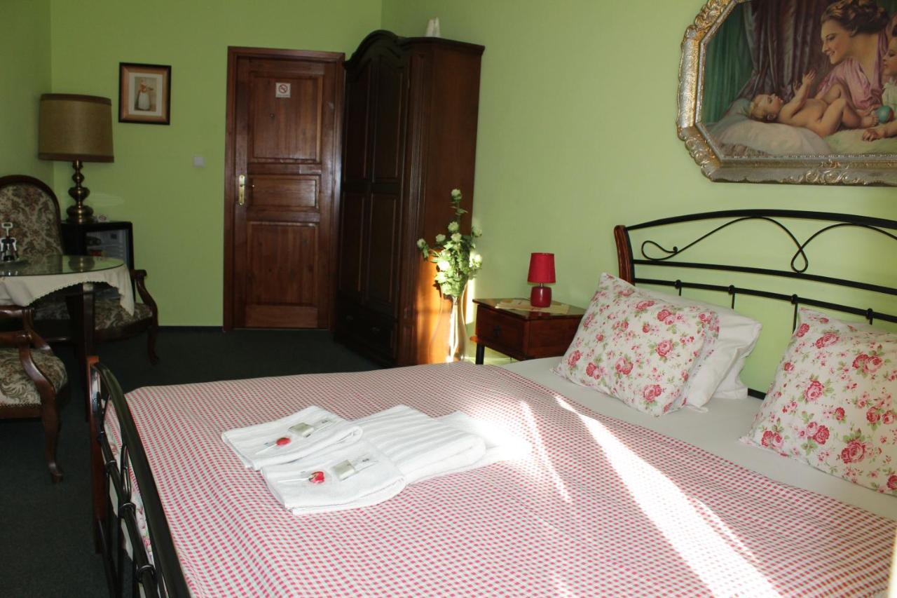 Hotel Excellent Kroměříž Dış mekan fotoğraf