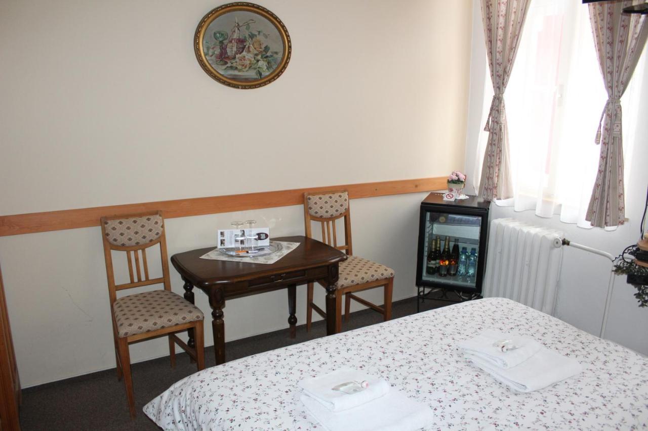 Hotel Excellent Kroměříž Dış mekan fotoğraf