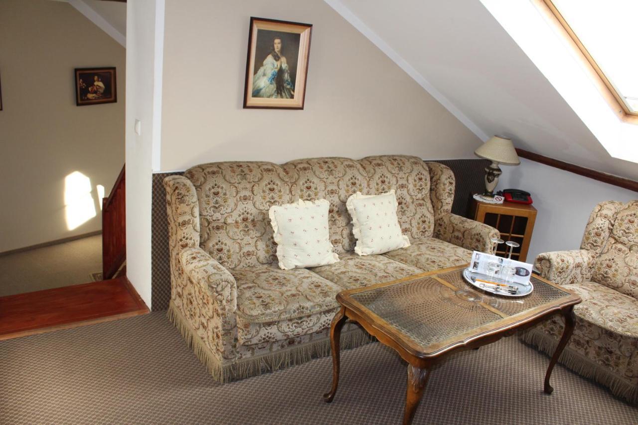Hotel Excellent Kroměříž Dış mekan fotoğraf