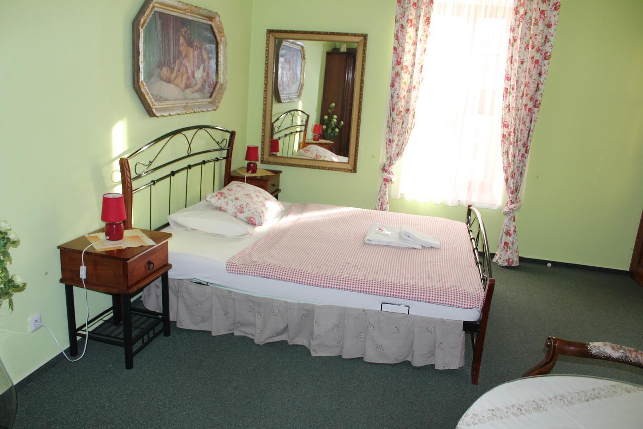 Hotel Excellent Kroměříž Dış mekan fotoğraf
