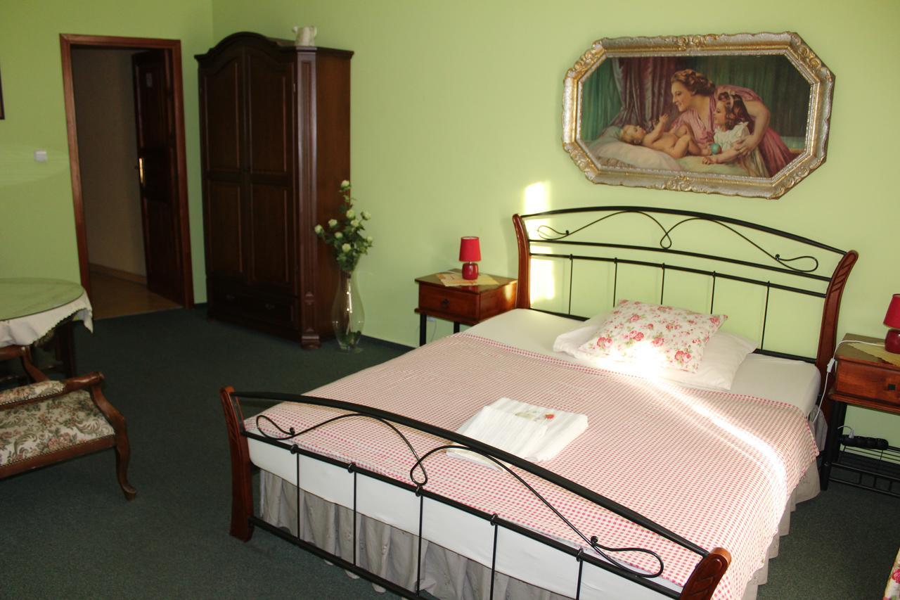 Hotel Excellent Kroměříž Dış mekan fotoğraf